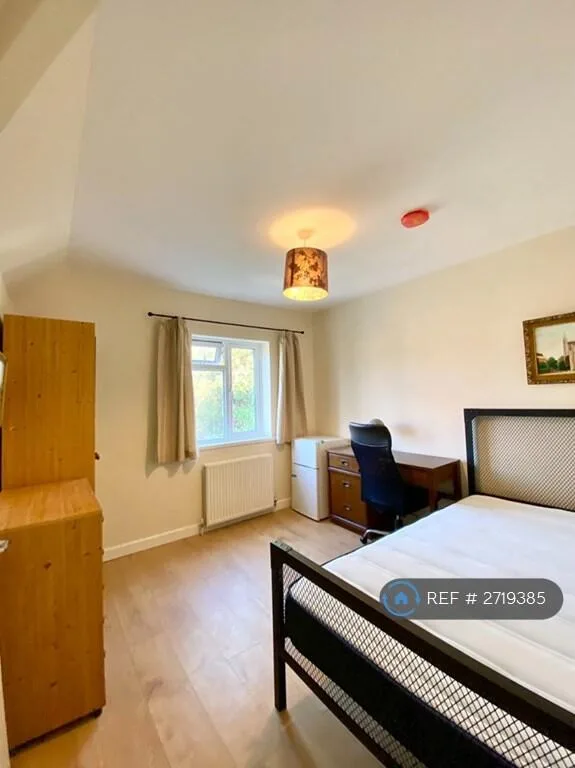 1 bedroom house share for rent