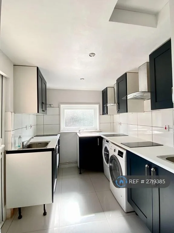 1 bedroom house share for rent
