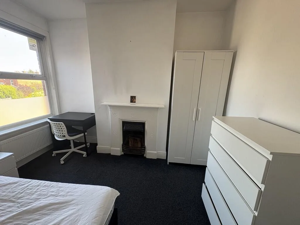 1 bedroom house share for rent