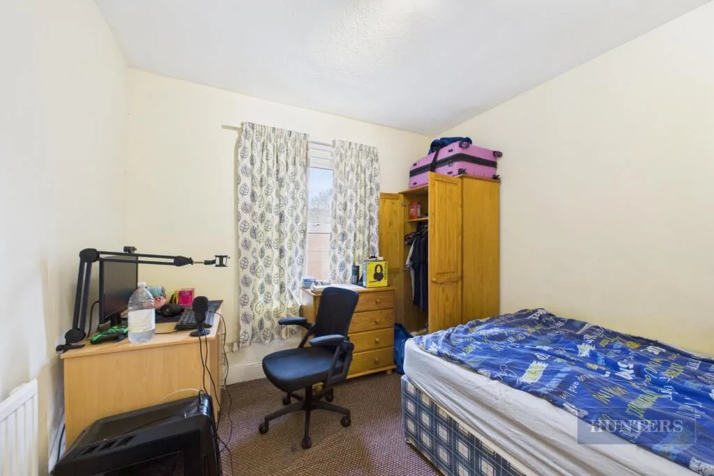 3 bedroom end of terrace house for rent