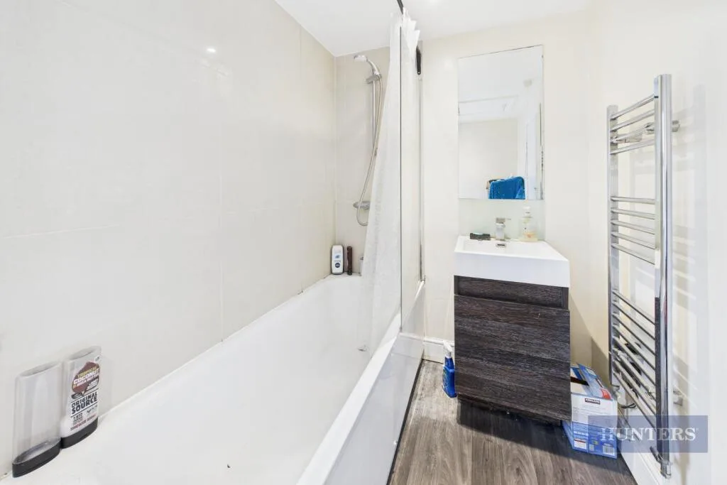 3 bedroom end of terrace house for rent
