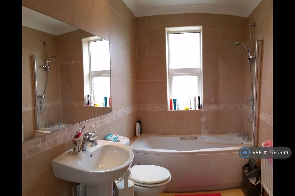 1 bedroom house share for rent