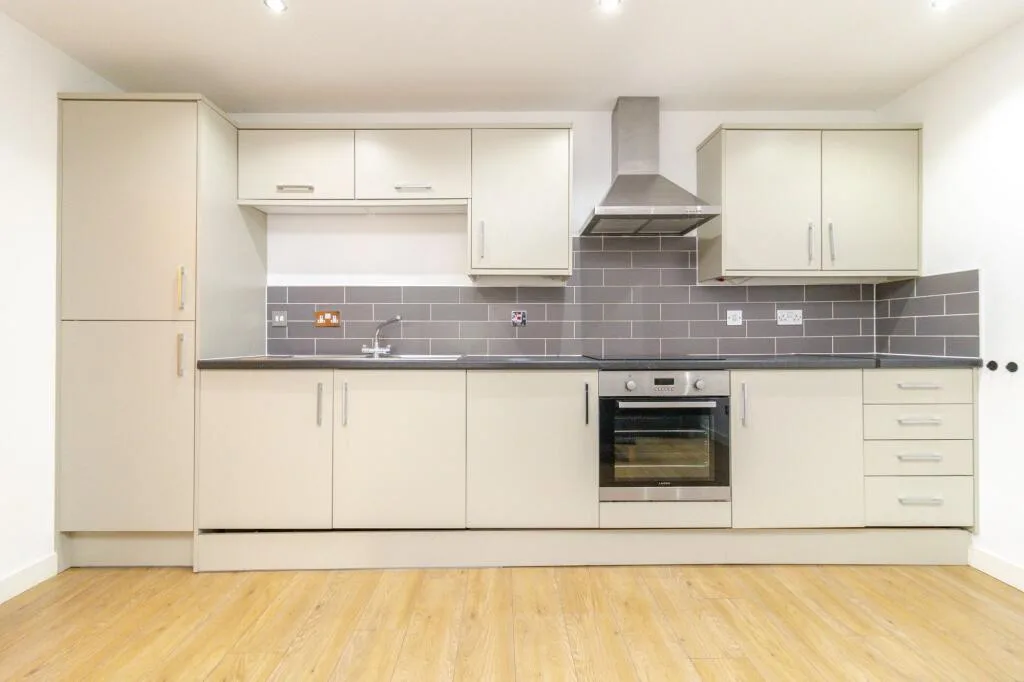 1 bedroom coach house for rent