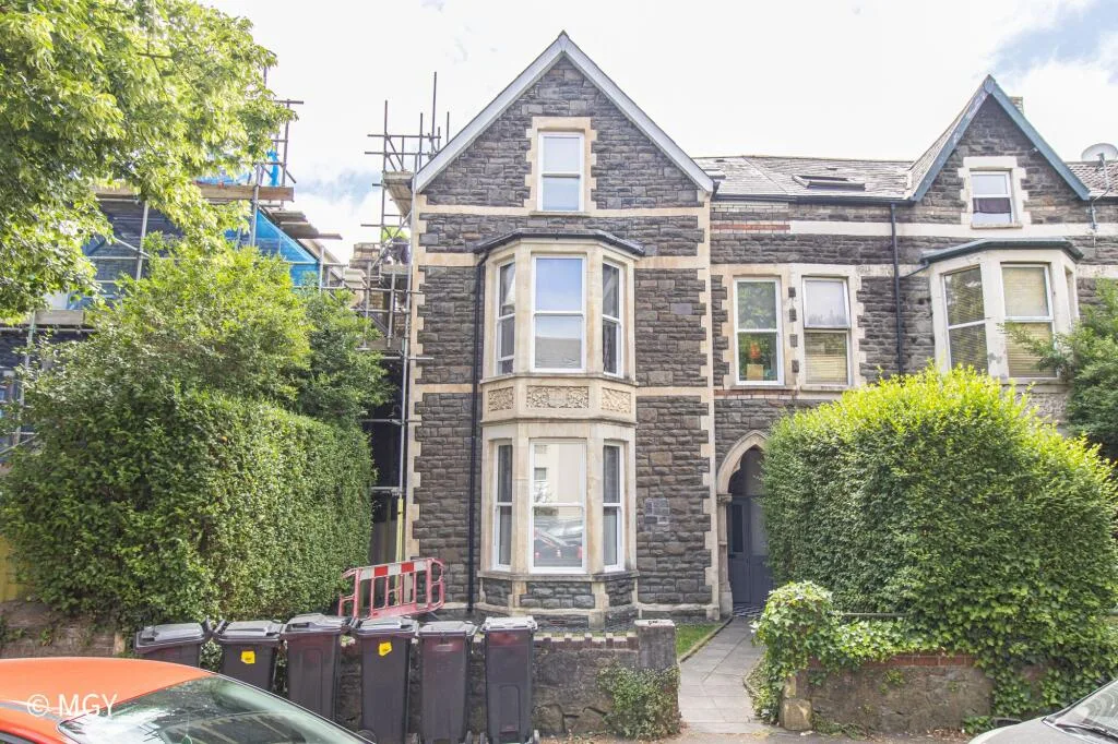 1 bedroom coach house for rent