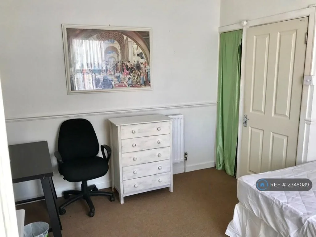 1 bedroom house share for rent