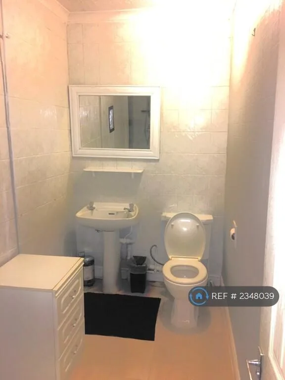 1 bedroom house share for rent