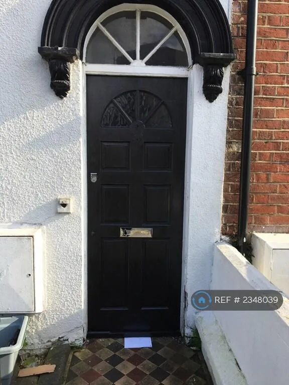 1 bedroom house share for rent