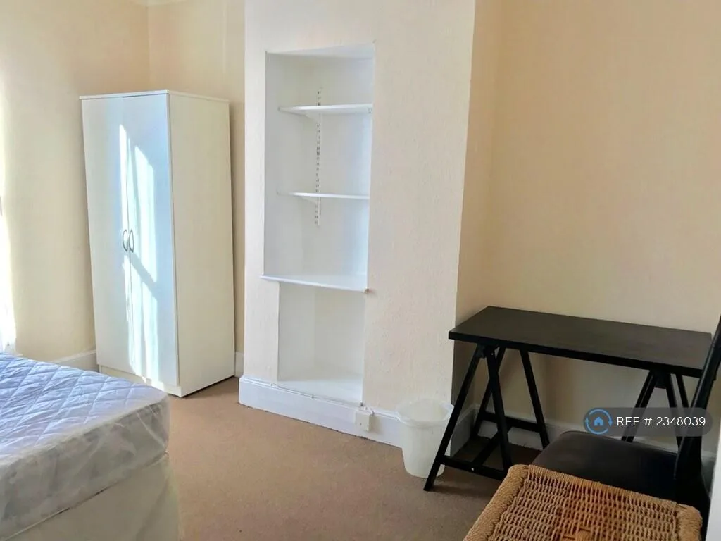 1 bedroom house share for rent