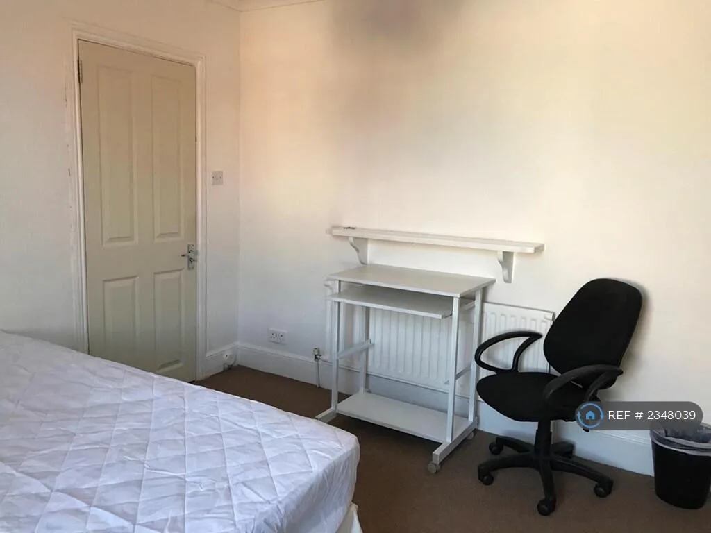 1 bedroom house share for rent