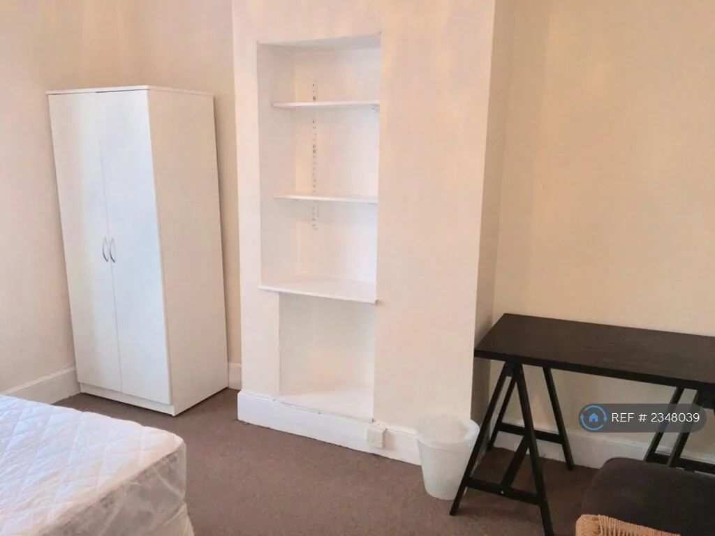 1 bedroom house share for rent