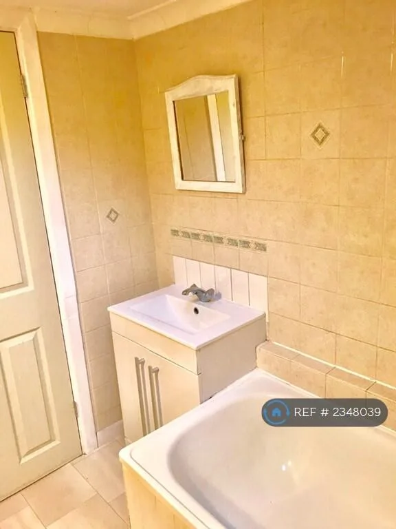 1 bedroom house share for rent