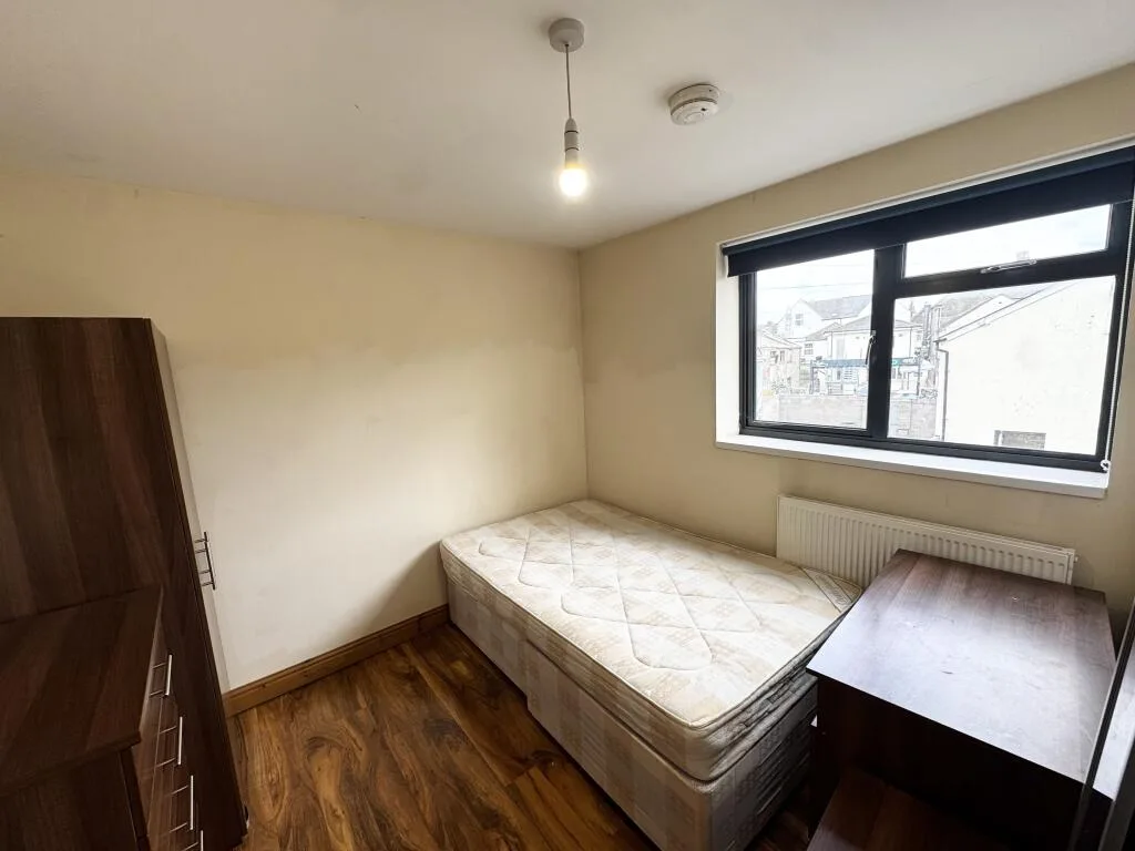 2 bedroom triplex for rent