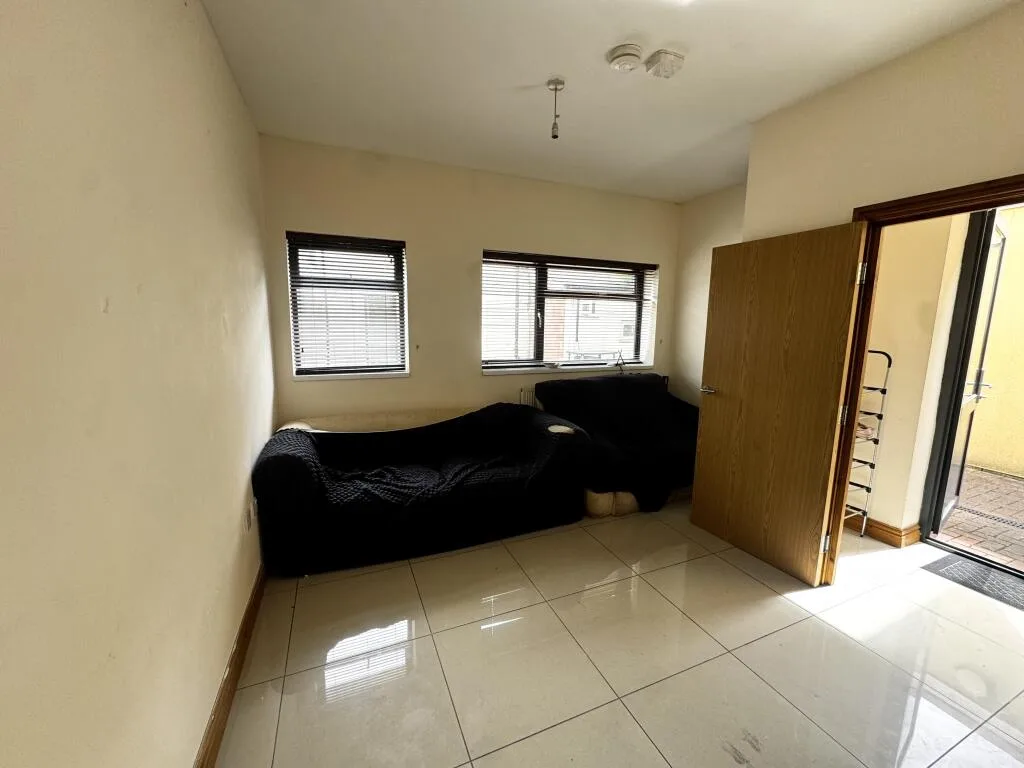 2 bedroom triplex for rent