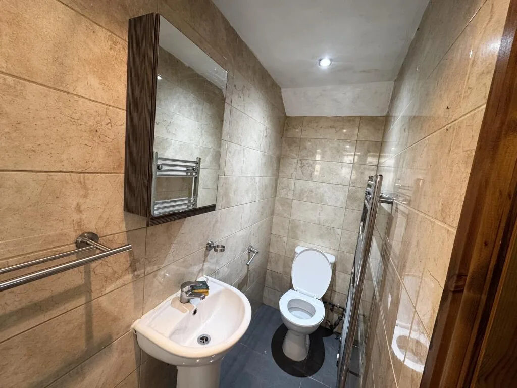 2 bedroom triplex for rent