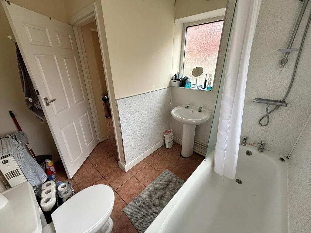 3 bedroom house share for rent