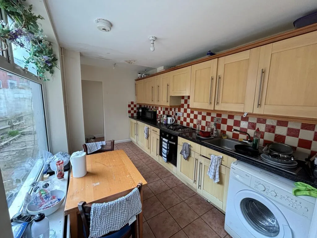 3 bedroom house share for rent