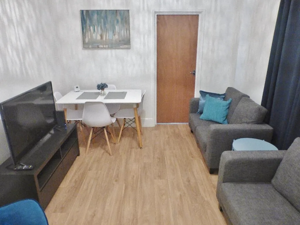 1 bedroom house share for rent