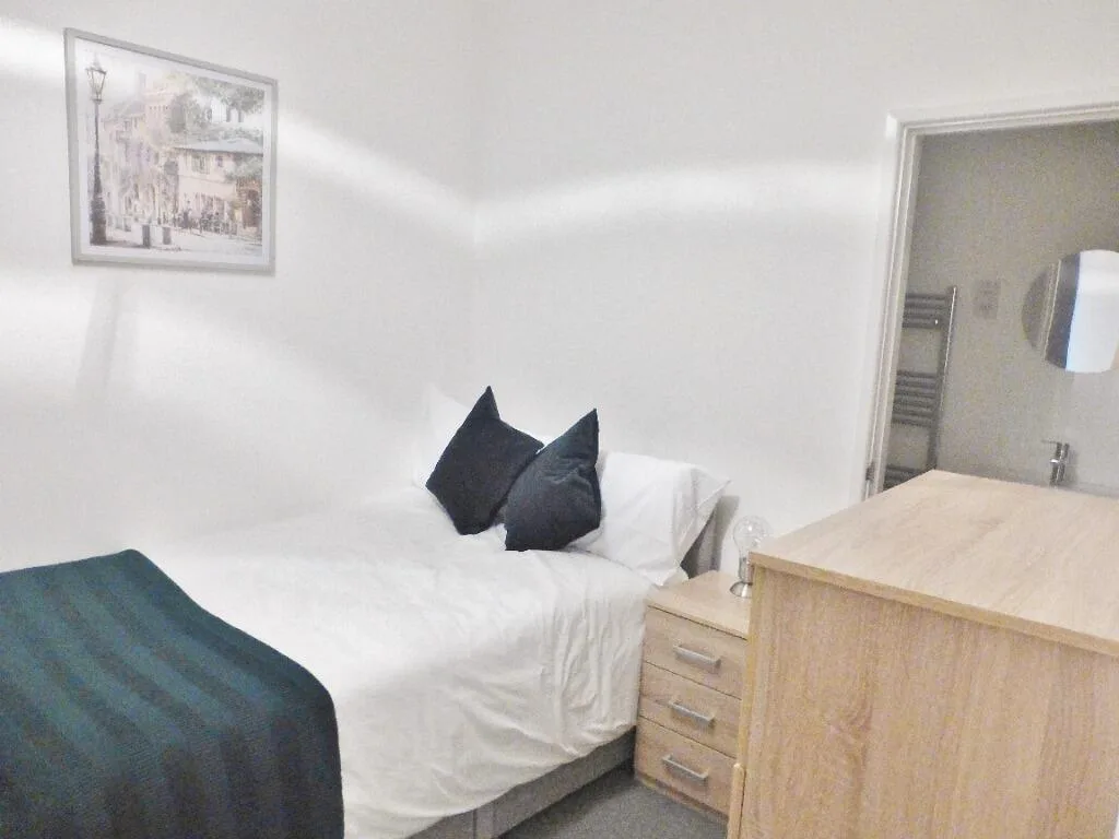 1 bedroom house share for rent