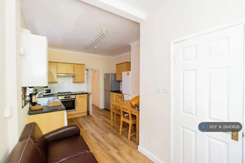 1 bedroom house share for rent