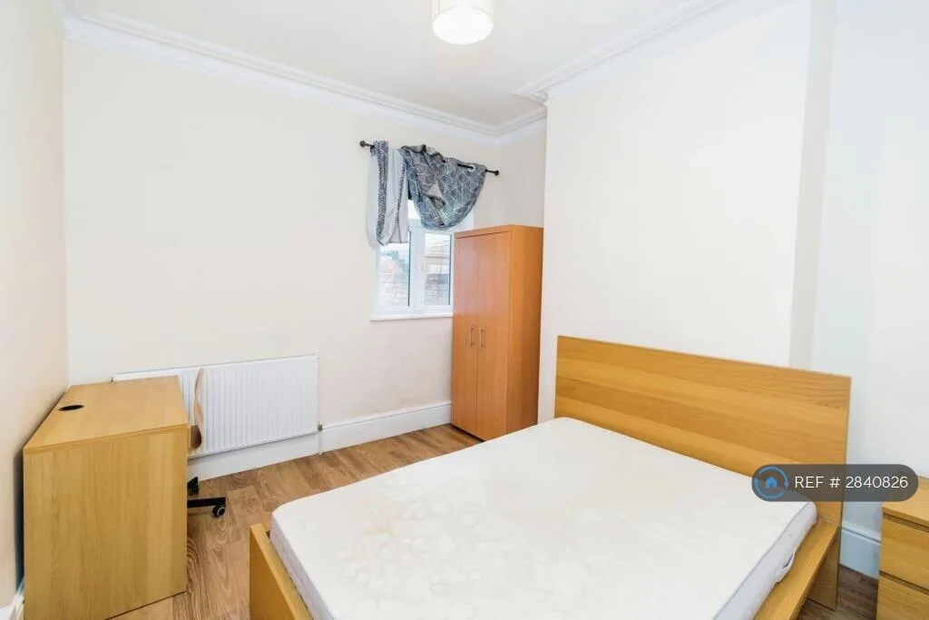 1 bedroom house share for rent