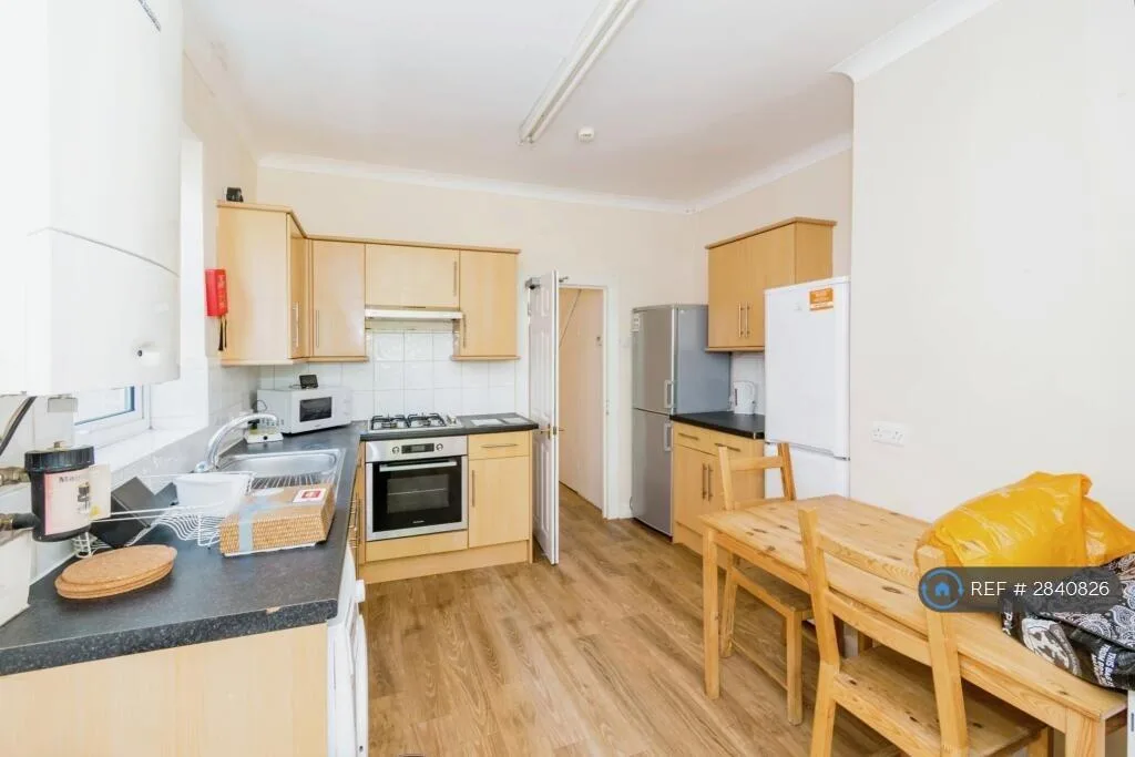 1 bedroom house share for rent