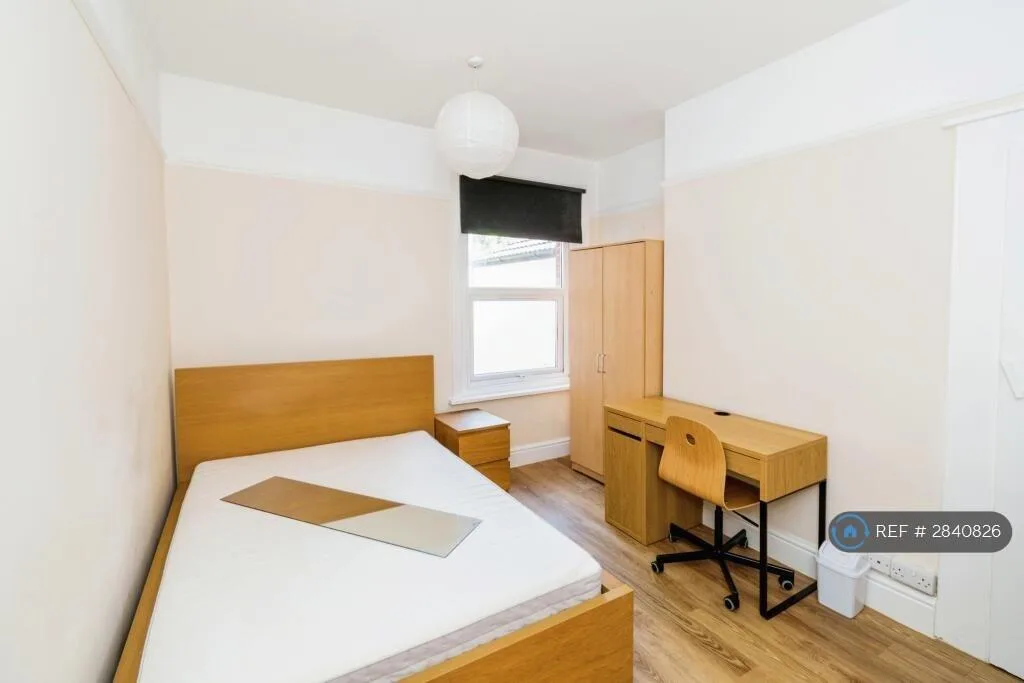 1 bedroom house share for rent