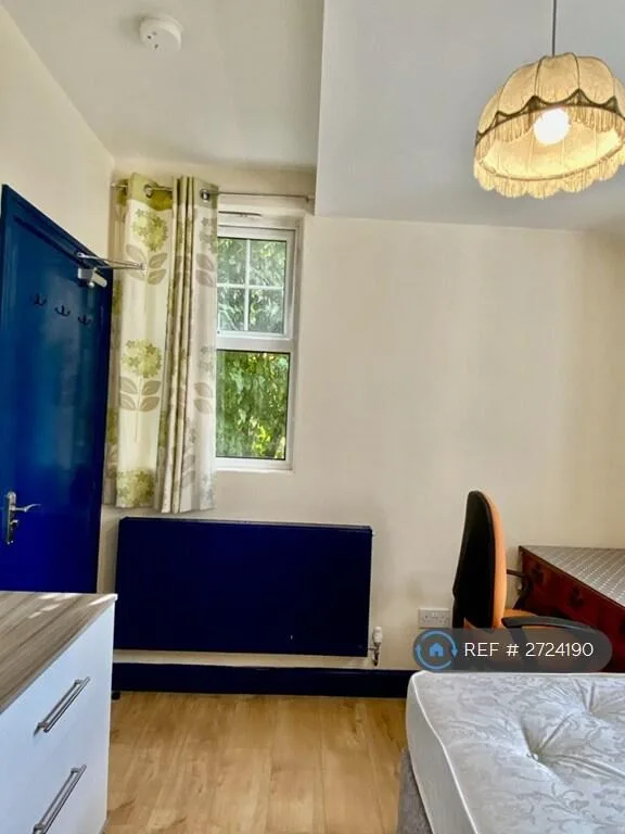 1 bedroom house share for rent