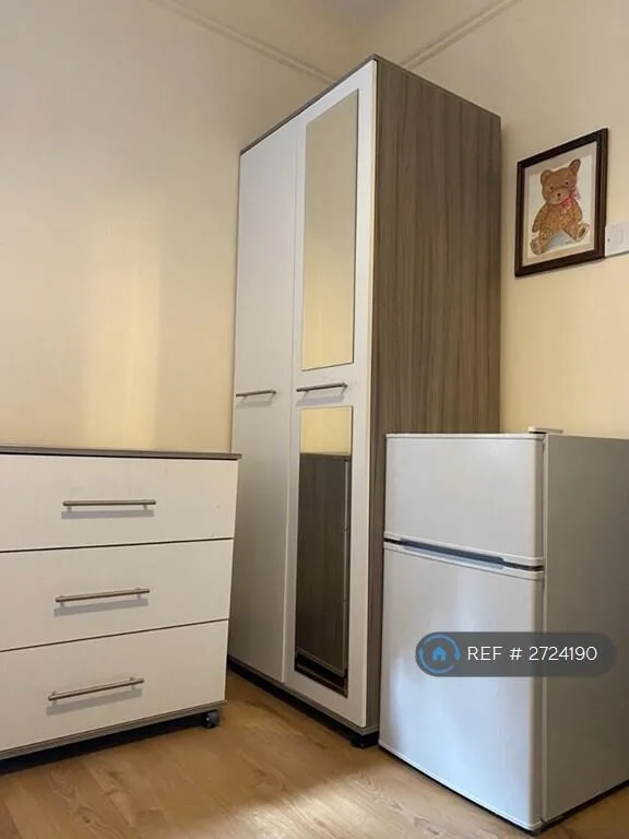 1 bedroom house share for rent