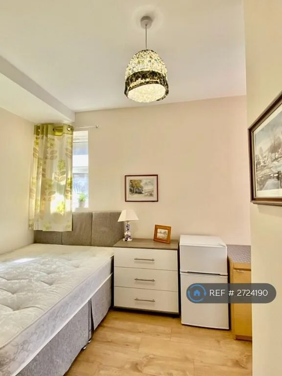 1 bedroom house share for rent