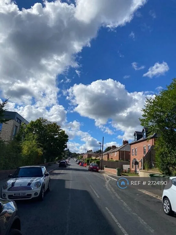 1 bedroom house share for rent