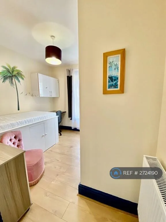 1 bedroom house share for rent