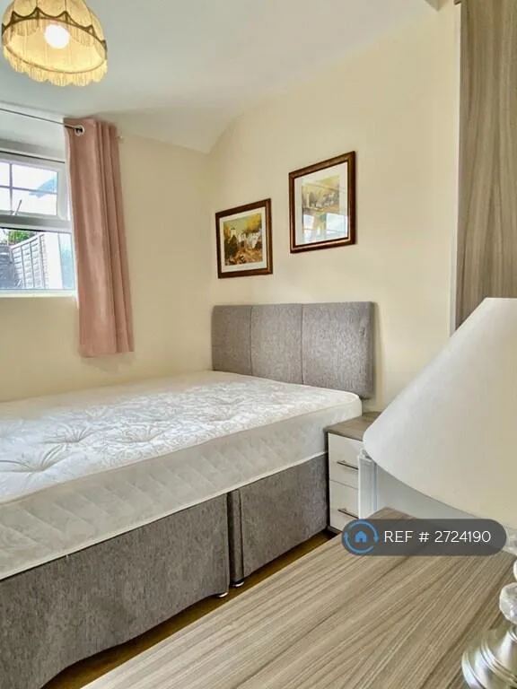 1 bedroom house share for rent