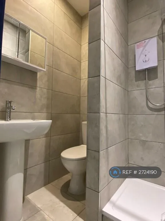 1 bedroom house share for rent
