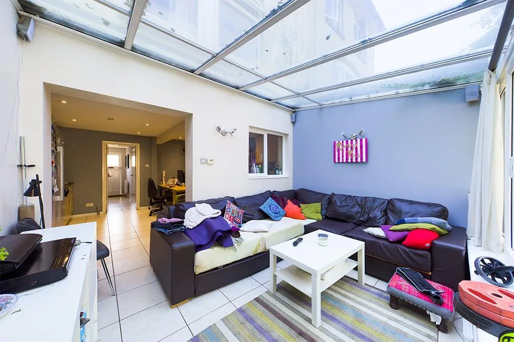 1 bedroom house share for rent