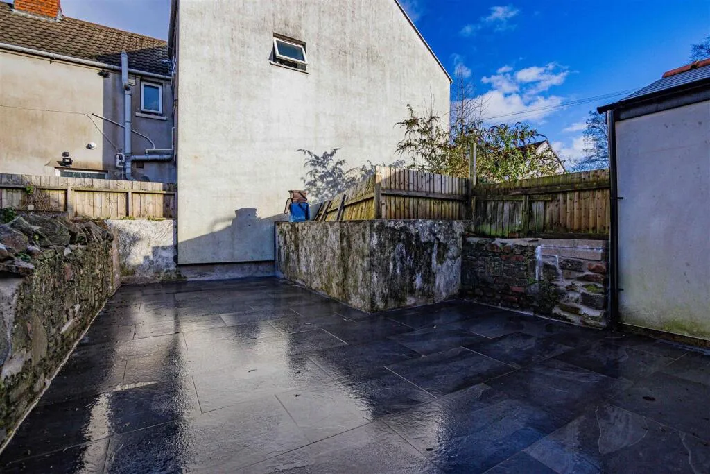 1 bedroom private hall for rent