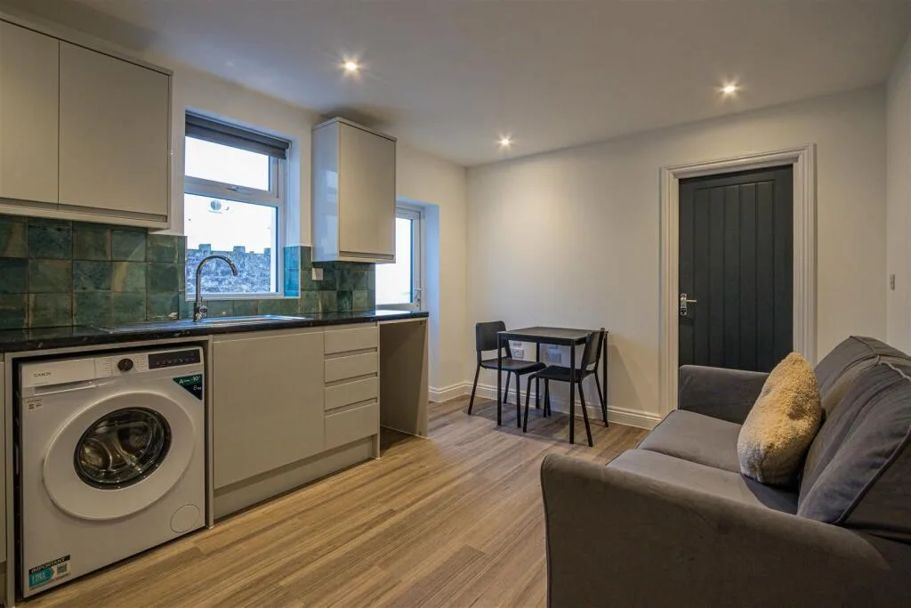 1 bedroom private hall for rent