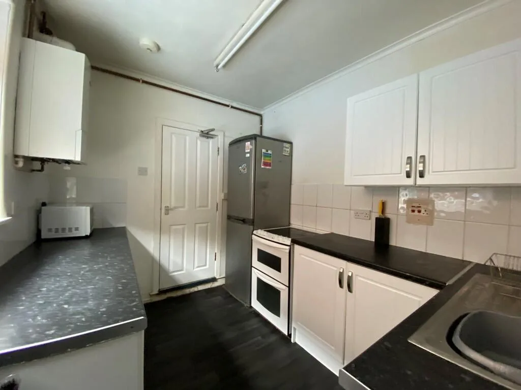 3 bedroom semi-detached house for rent