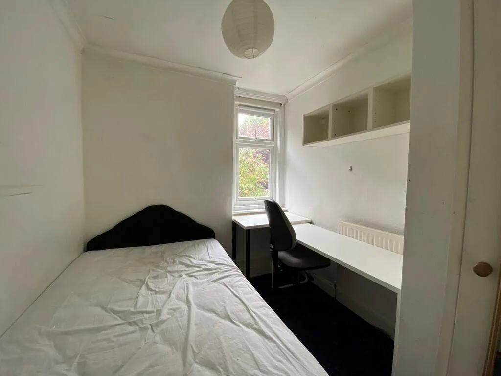 3 bedroom semi-detached house for rent