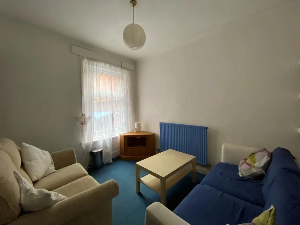 3 bedroom semi-detached house for rent