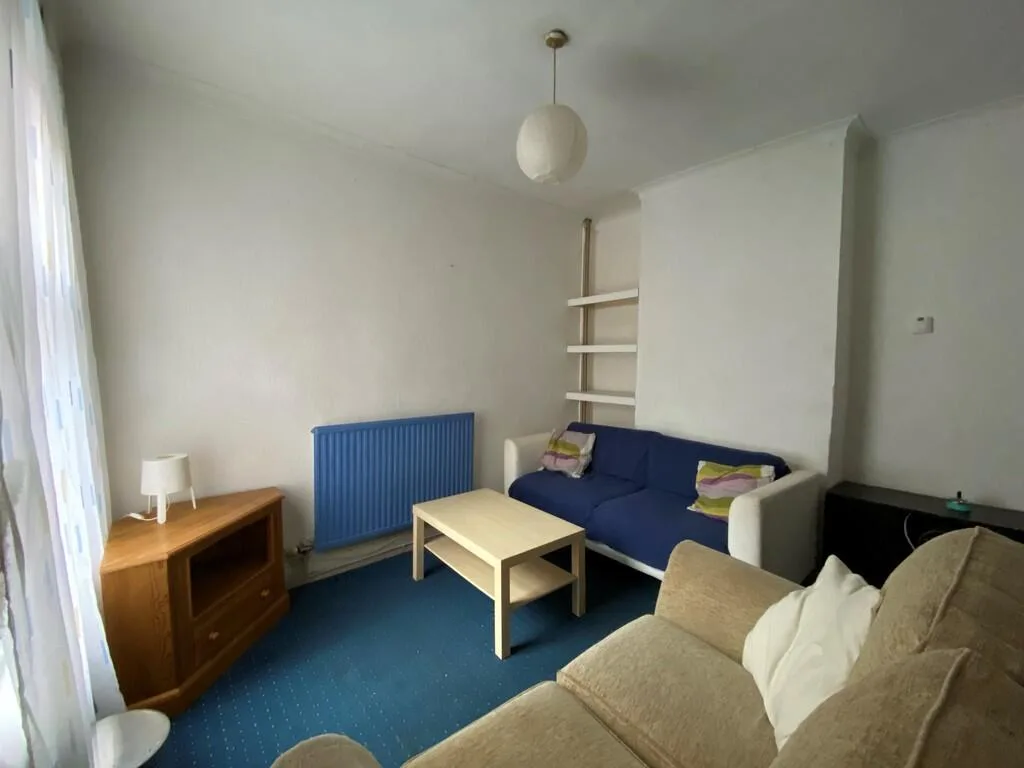 3 bedroom semi-detached house for rent