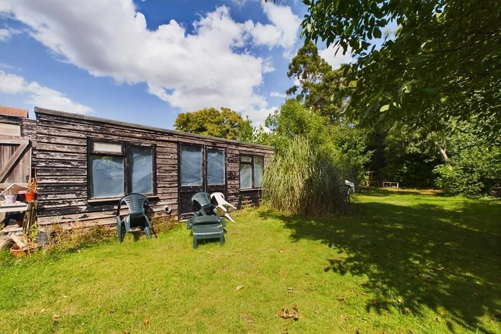 1 bedroom house share for rent