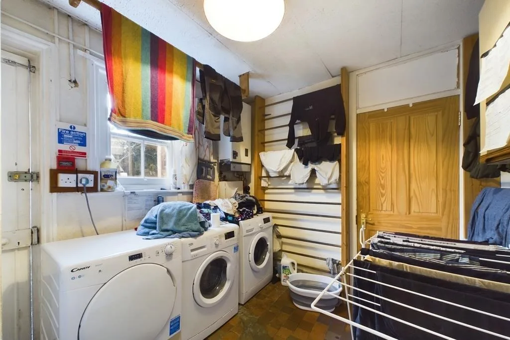 1 bedroom house share for rent