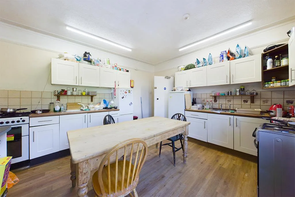 1 bedroom house share for rent