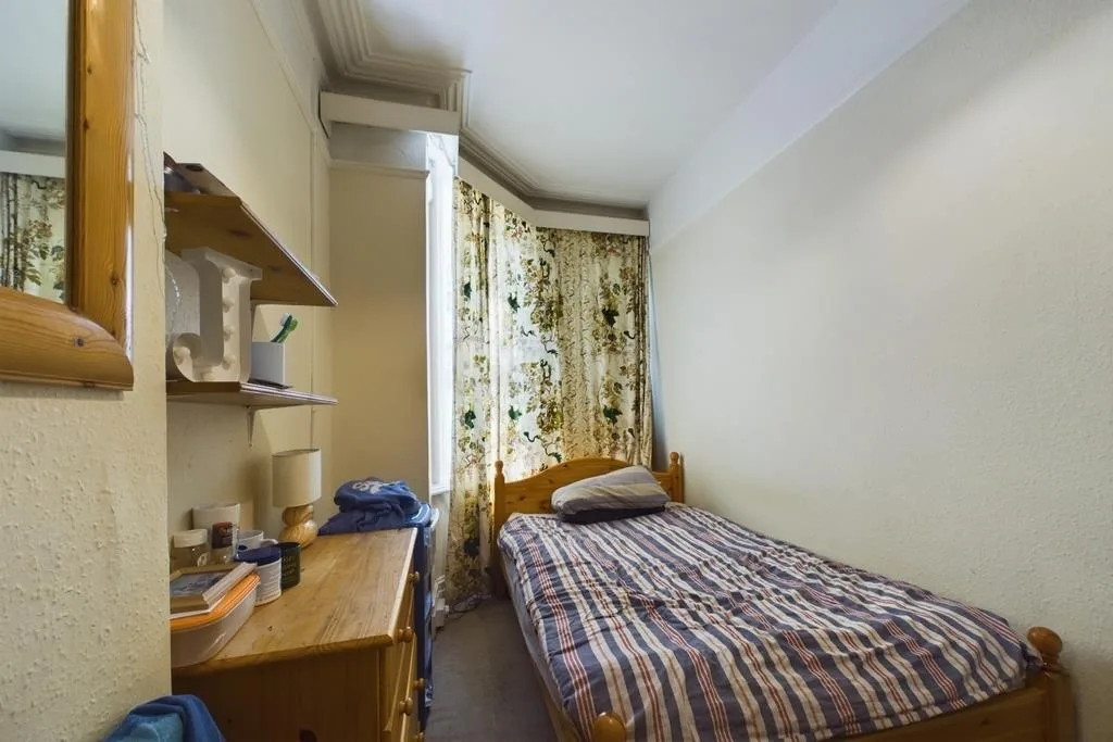 1 bedroom house share for rent