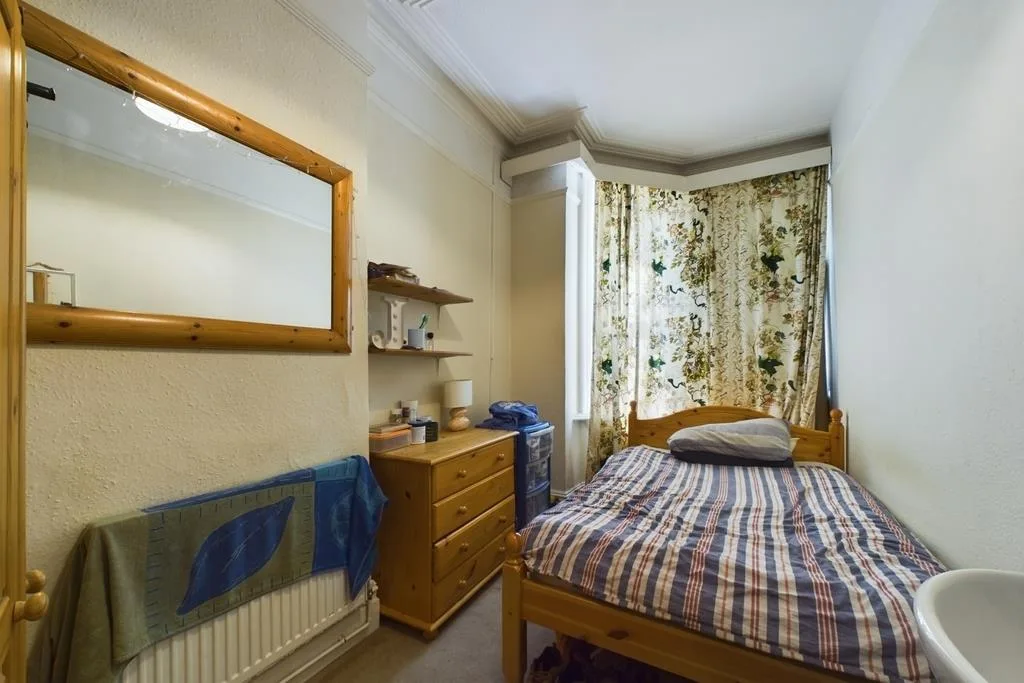1 bedroom house share for rent