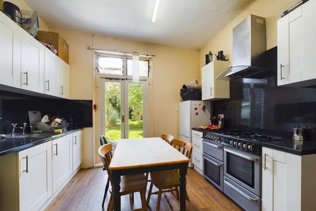 1 bedroom house share for rent
