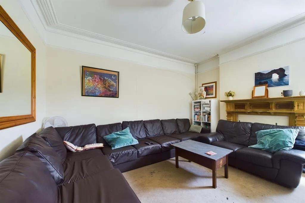 1 bedroom house share for rent