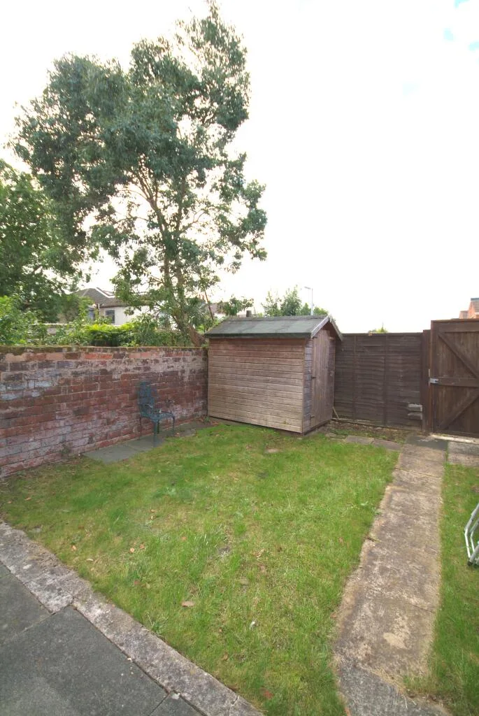 1 bedroom house share for rent