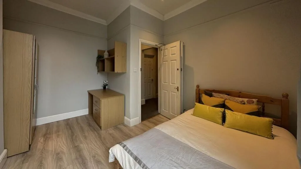 1 bedroom house share for rent