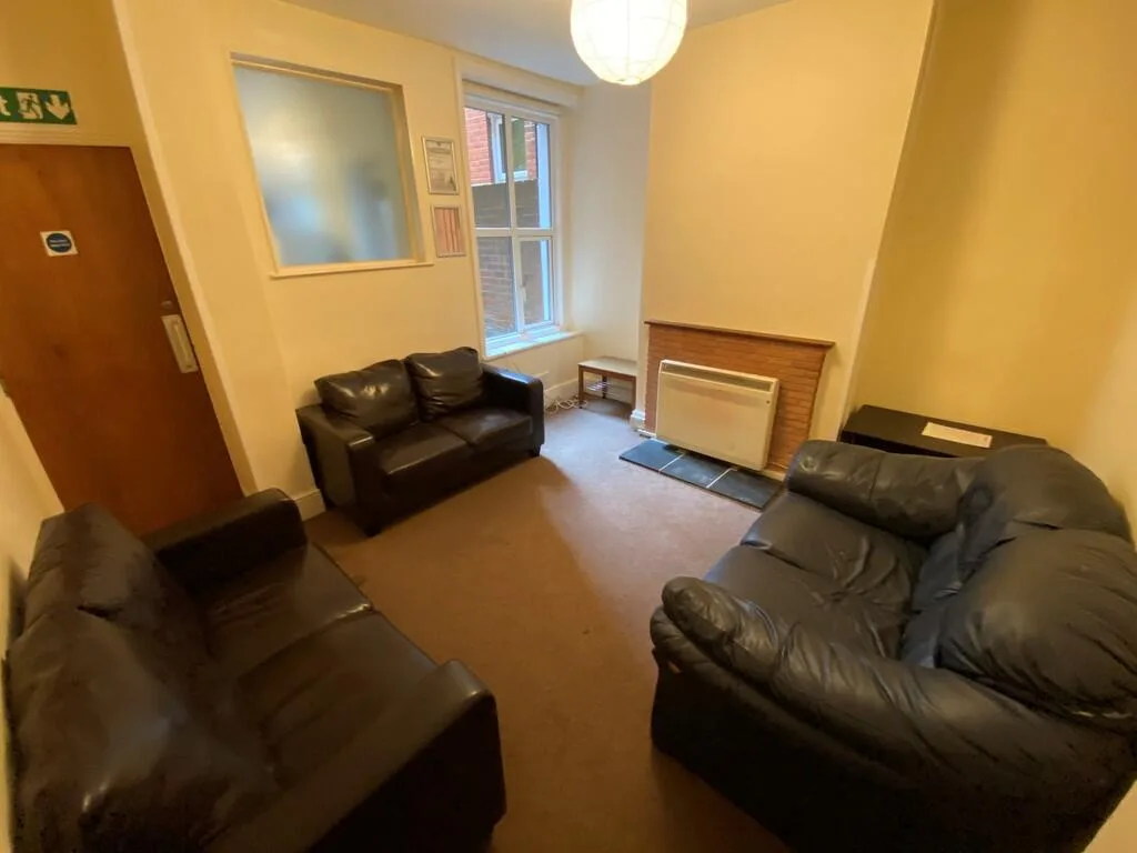 1 bedroom house share for rent